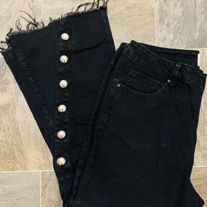 🛍AMAZING🛍 frayed edge crop denim jean size 32